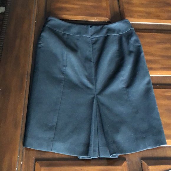 Women’s size 4 Ann Taylor loft black skirt with two front pockets - Picture 9 of 9